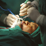 Turismo de cirurgia plástica é alvo de estudo após mortes de pacientes na Turquia