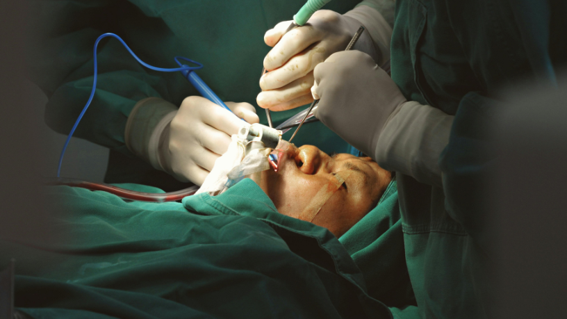 Turismo de cirurgia plástica é alvo de estudo após mortes de pacientes na Turquia