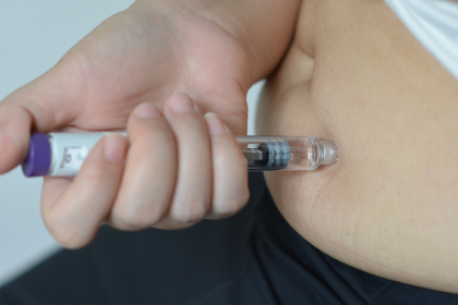 Emagrecimento com medicamentos e cirurgia plástica: por que médicos reforçam a importância do tempo de recuperação antes do procedimento