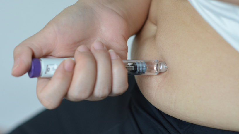 Emagrecimento com medicamentos e cirurgia plástica: por que médicos reforçam a importância do tempo de recuperação antes do procedimento